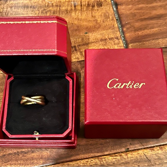 Cartier Classic Trinity Ring 18K White, Yellow & Rose Gold - Picture 5 of 5